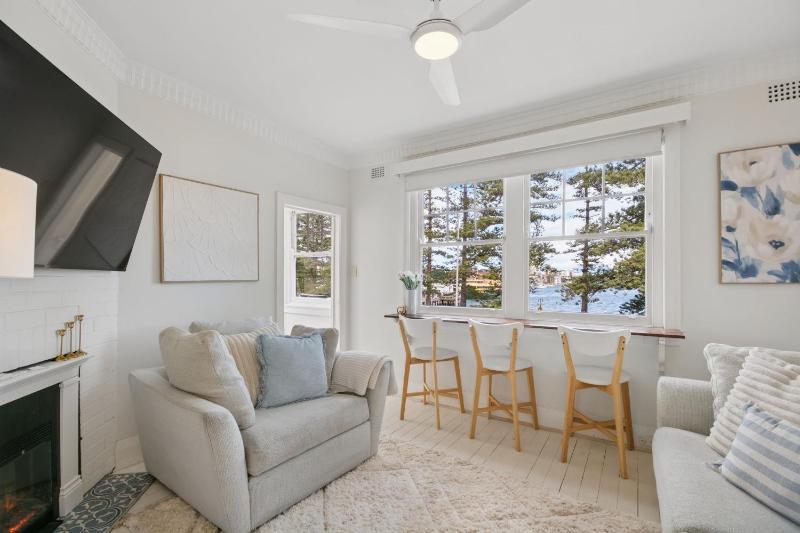 Eustace by the Sea Steps to Manly Ferry & Corso - image 6