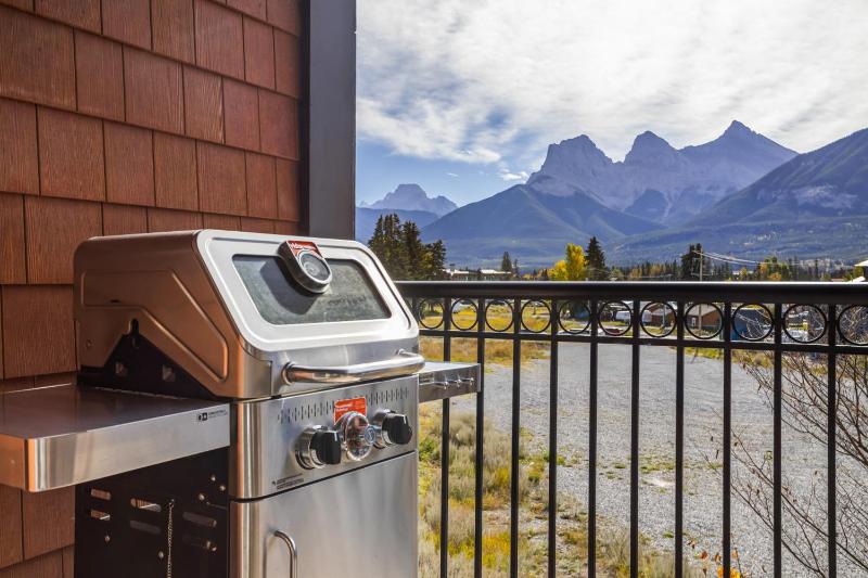 Cozy King Condo Mountain Views Resort Perk and BBQ - image 22