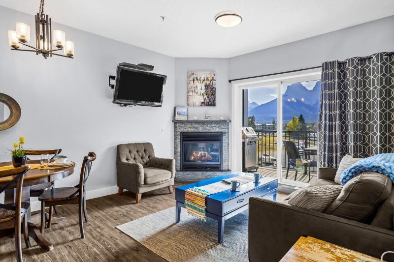 Cozy King Condo Mountain Views Resort Perk and BBQ - image 48