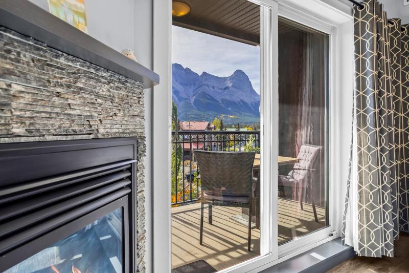 Cozy King Condo Mountain Views Resort Perk and BBQ - image 45