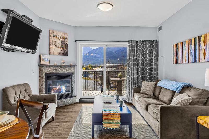 Cozy King Condo Mountain Views Resort Perk and BBQ - image 24