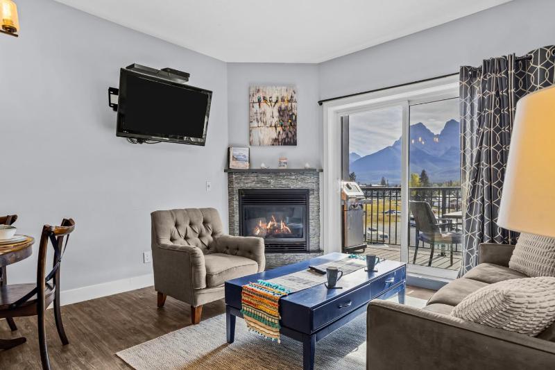 Cozy King Condo Mountain Views Resort Perk and BBQ - image 29