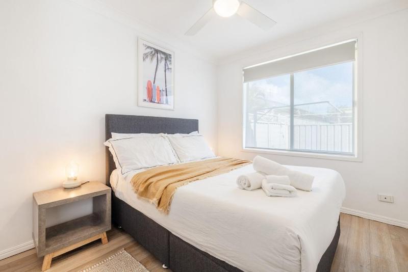 Pet friendly Driftwood Cottage 1-28 Farm Rd - W-Fi Air Con and ground floor - image 13