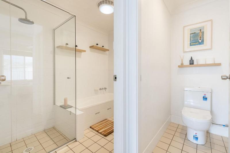 Pet friendly Driftwood Cottage 1-28 Farm Rd - W-Fi Air Con and ground floor - image 23