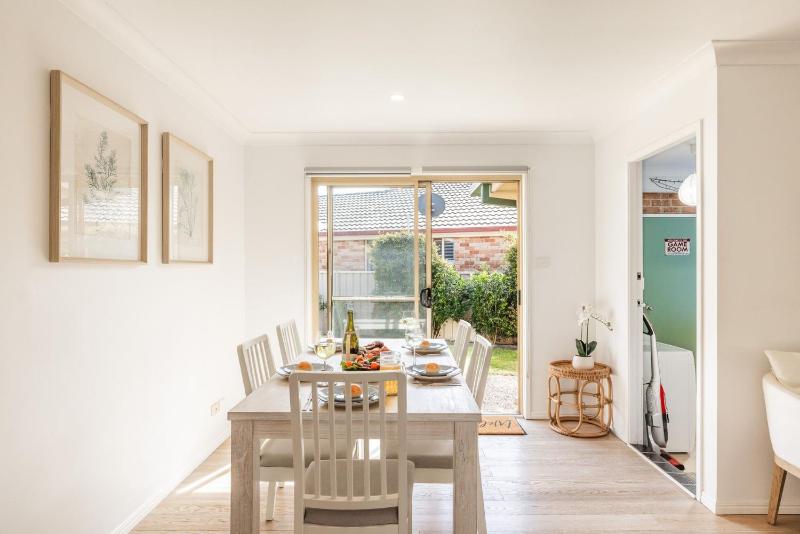 Pet friendly Driftwood Cottage 1-28 Farm Rd - W-Fi Air Con and ground floor - image 15