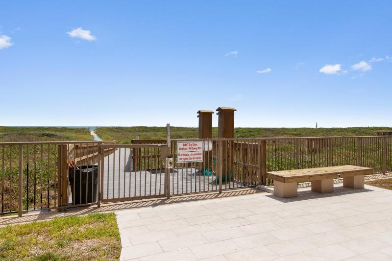 Edgewater Condo Unit #104 - image 11
