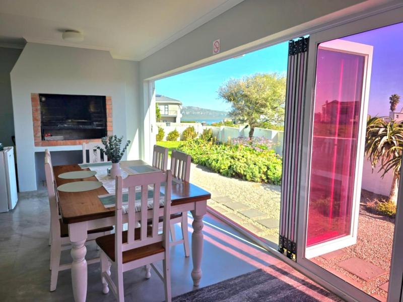 Chasmanthe's Sunset Retreat - image 3