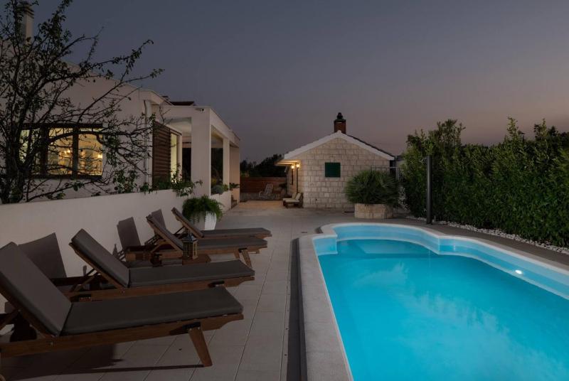 Relax Villa Tanasia with a pool near Split - image 38