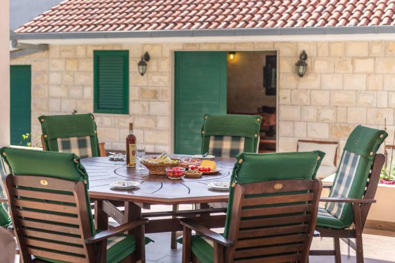 Relax Villa Tanasia with a pool near Split - image 19