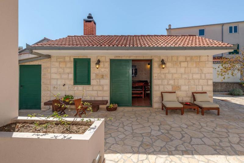 Relax Villa Tanasia with a pool near Split - image 3