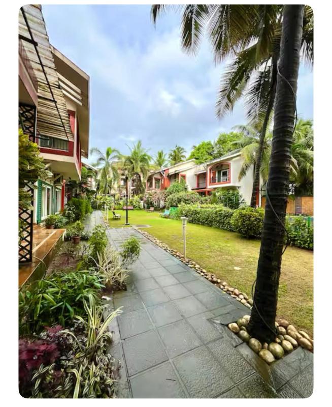 The Magic Door Arpora Luxury 1BHK WiFi Poolview 4W Parking - image 3