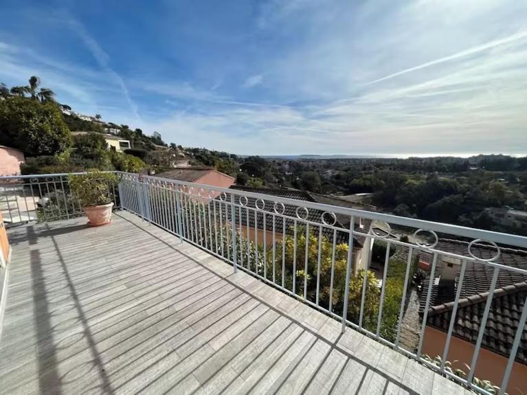 VILLA AVEC PISCINE et VUE SUR MER - image 7