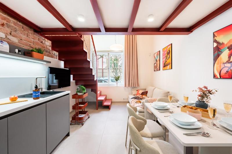 Prague Days - One Bedroom Apartments with Loft Bed and 250 Mbps WiFi in VInohrady - image 1
