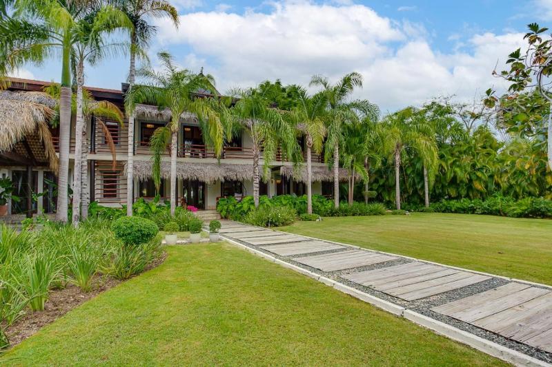 Tortuga C17 Luxury Villa Punta Cana Sleeps 14 - image 17