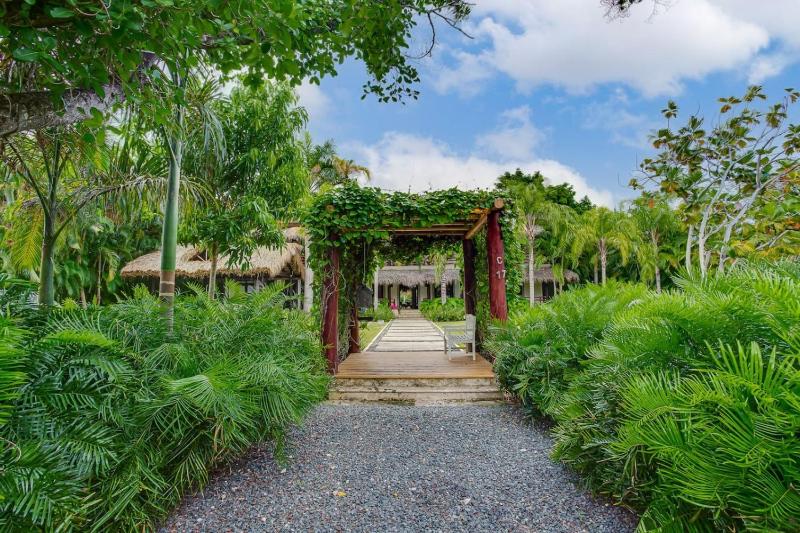 Tortuga C17 Luxury Villa Punta Cana Sleeps 14 - image 11