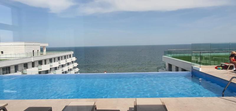 Infinity Large Family Apartment - Infinity Pool & Spa Resort Parking - image 26