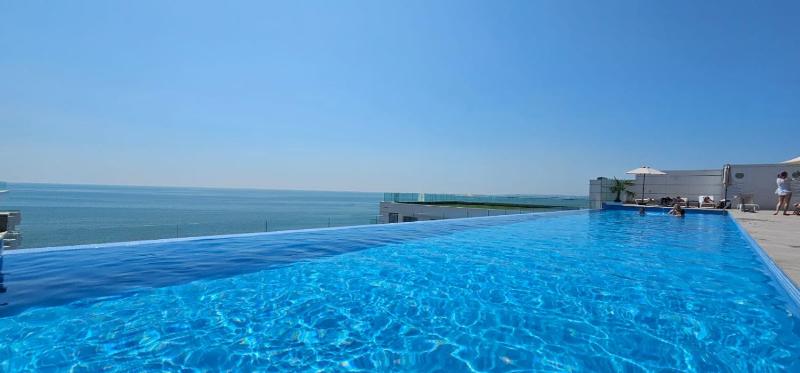 Infinity Large Family Apartment - Infinity Pool & Spa Resort Parking - image 40