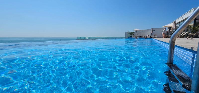 Infinity Large Family Apartment - Infinity Pool & Spa Resort Parking - image 16