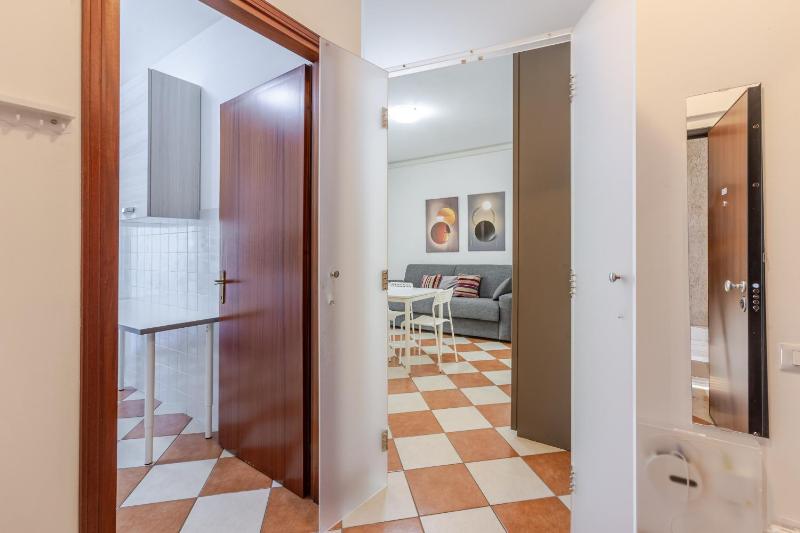Zip House - image 8
