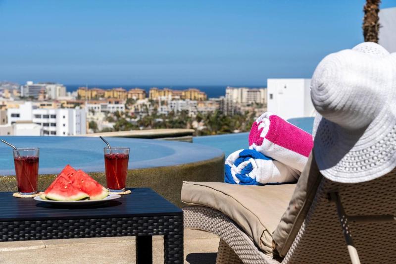Cozy Cabo Condo 2BR Shared Pool Gated Community 20 Walk to Beach - image 8