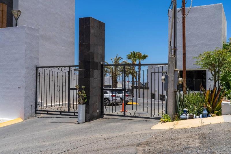 Cozy Cabo Condo 2BR Shared Pool Gated Community 20 Walk to Beach - image 9
