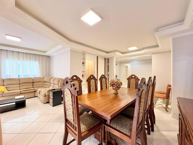 300 Street - 3 bedrooms and Terrace with Pool - image 27