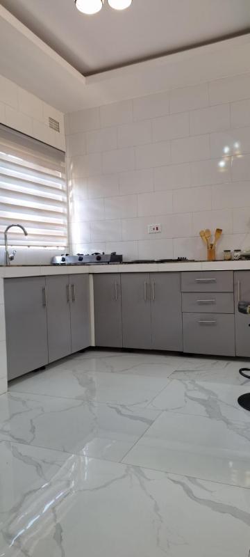 Lowin Suites-One-Bed Apartments - image 7