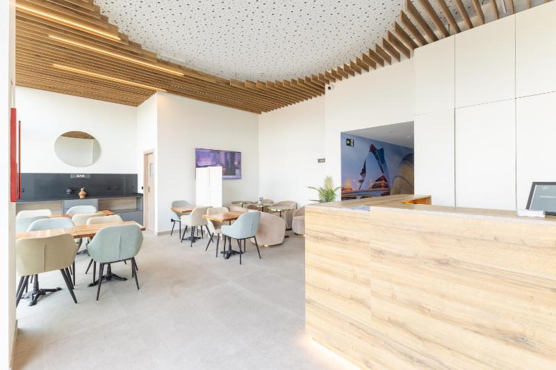 HQ Arena Hotel - image 6