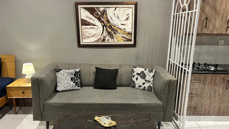 Crestview Studio Apartment - image 4