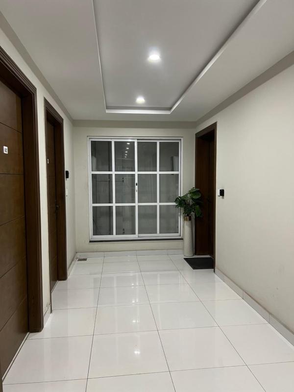 Crestview Studio Apartment - image 6