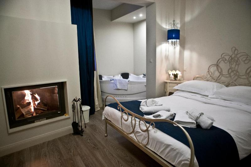 Superior Double Room image 4