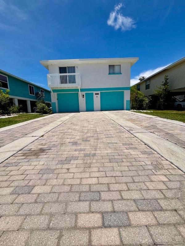 Bradenton Beach Escape | Steps from Beach&Trolley - image 2