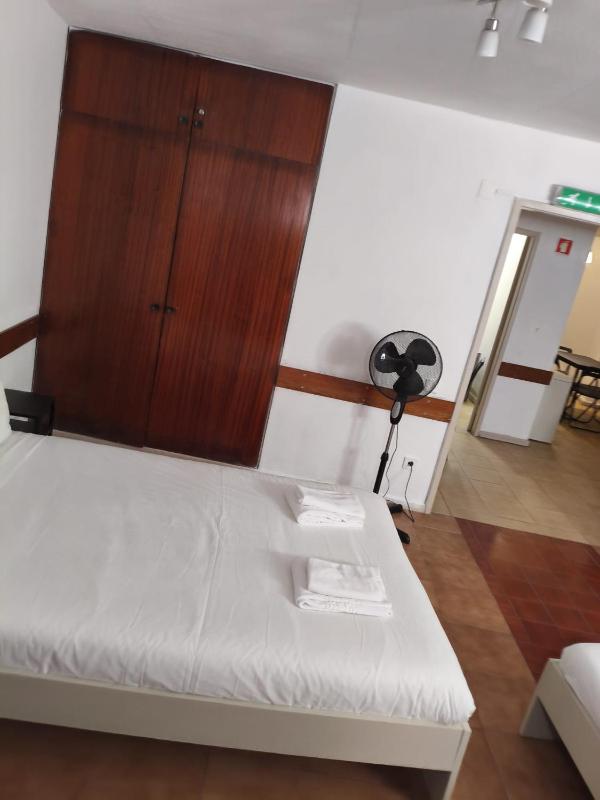 Porto Downtown Ground Floor Flat - image 24