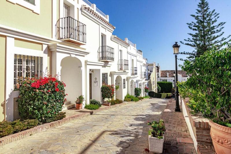 Ap103- Aloha Pueblo Marbella By Roomservices - image 20