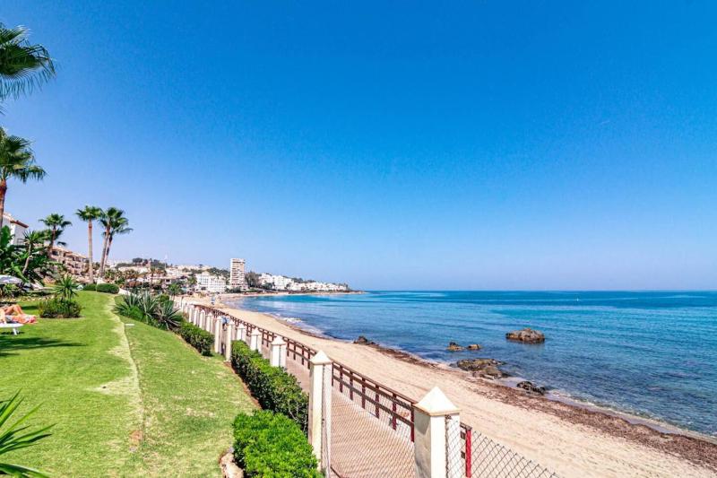 Pl - Beachfront Seaview Aptm - Playa De La Lucera - image 8