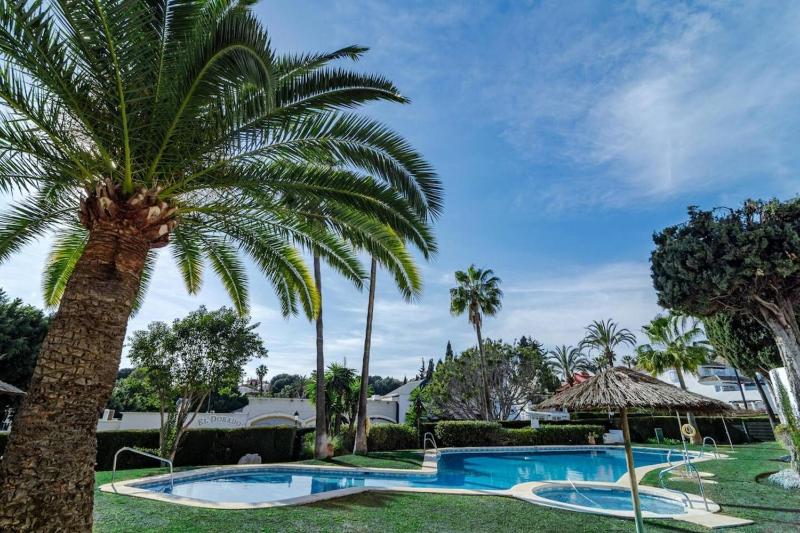 Ab4 - Lovely Holiday Home Walking Distance Beach - image 16