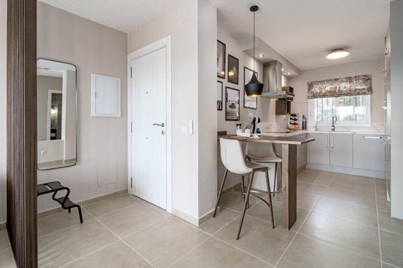 Jm94 - Totally Renovated In Stylish Design - image 25