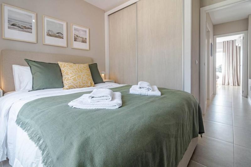 Jm94 - Totally Renovated In Stylish Design - image 38