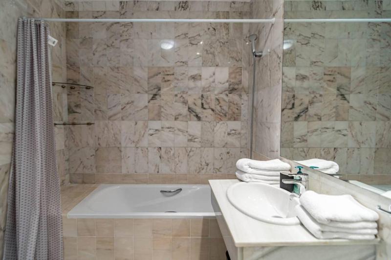 Rg312 - Great 2 Bed Apt Close To Puerto Banus - image 6