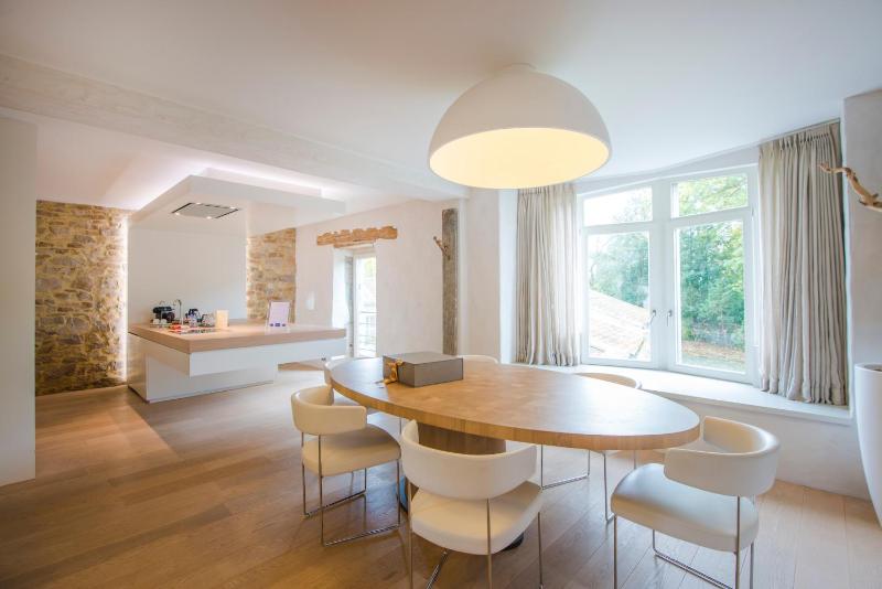 Suite with Garden View image 2