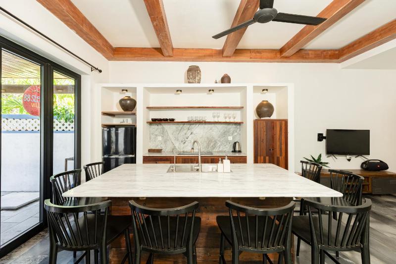88 Steps Villa 4BR Beachside by HÙA Homes - image 7