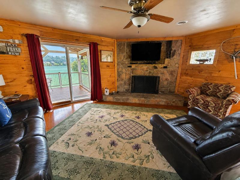 Little Lake Cove - image 45