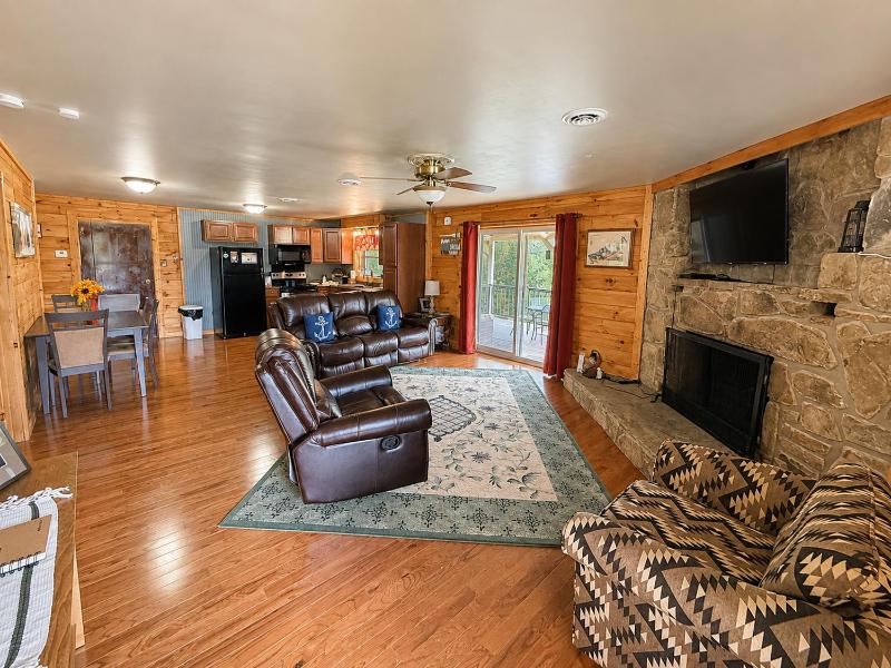 Little Lake Cove - image 14