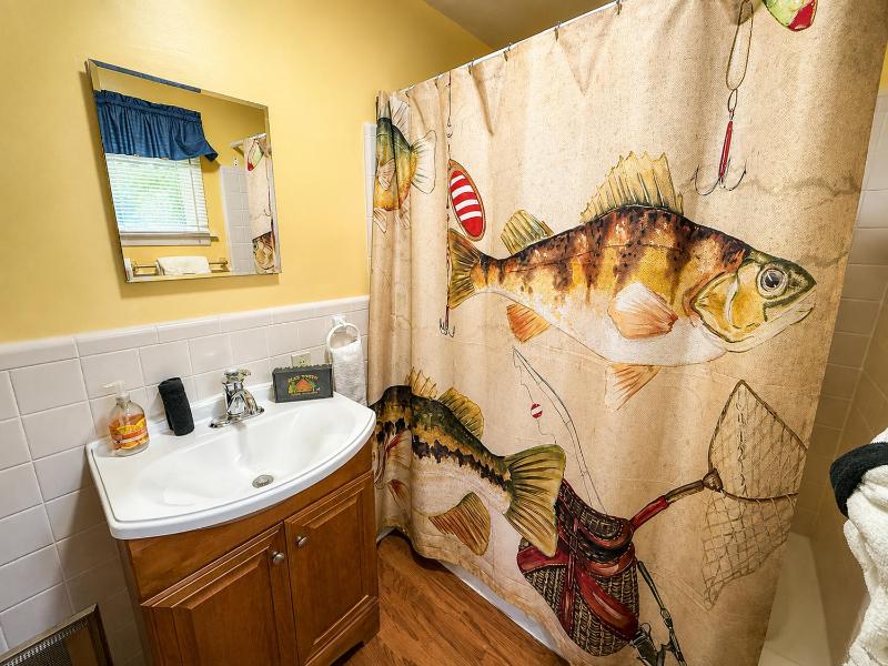 Little Lake Cove - image 36