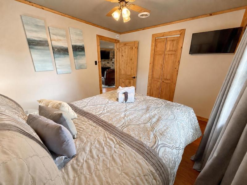 Little Lake Cove - image 32