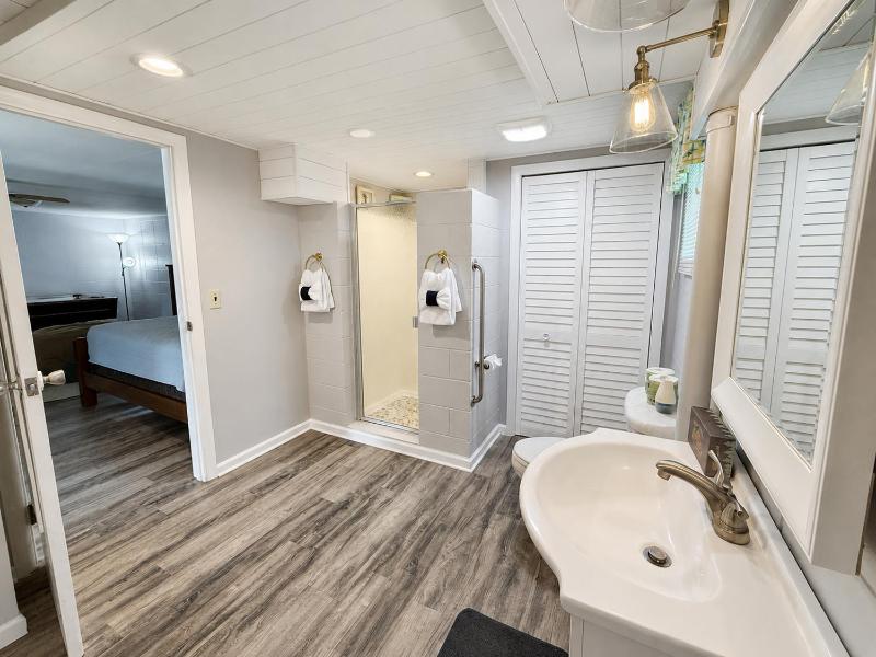 Little Lake Cove - image 49