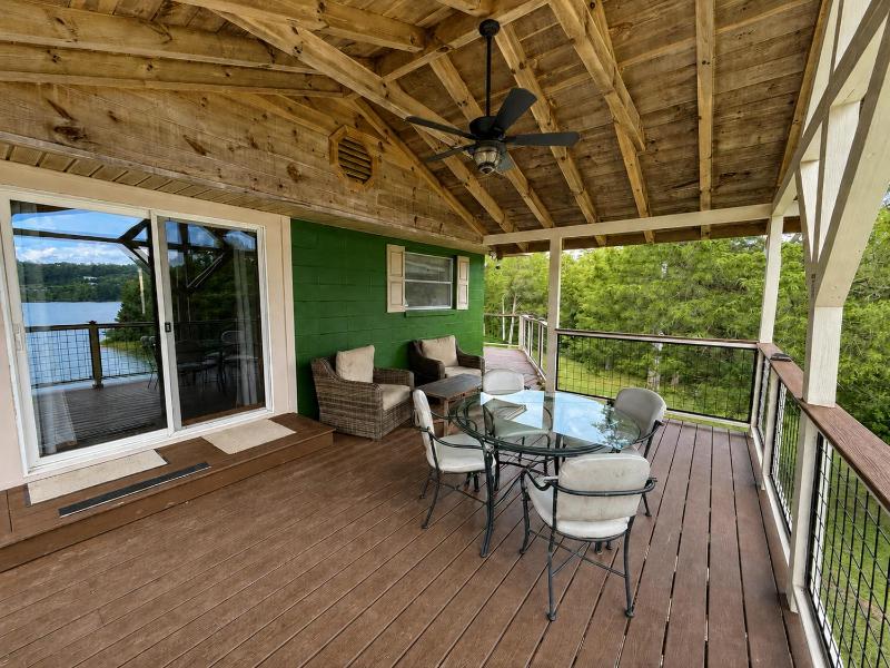 Little Lake Cove - image 20