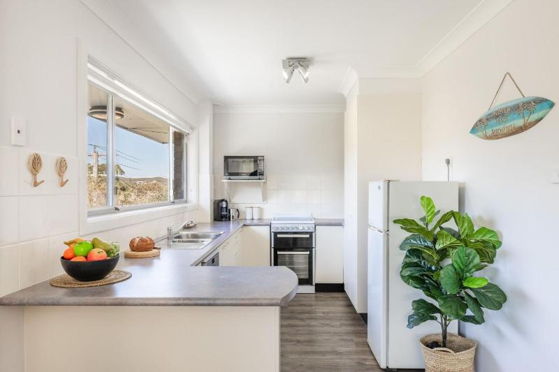 Sunset Shores 1 Surf Air  24 Marine Dr - air con  Wi-Fi across to the beach - image 21