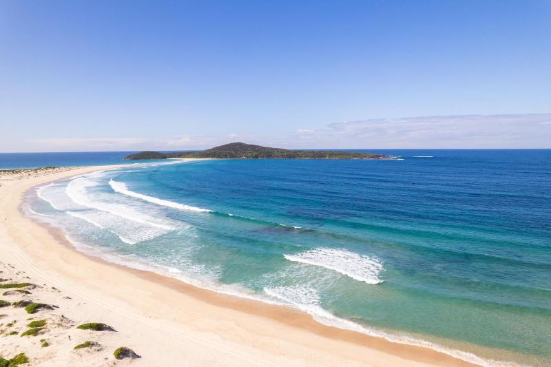 Sunset Shores 1 Surf Air  24 Marine Dr - air con  Wi-Fi across to the beach - image 2
