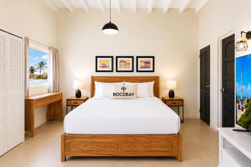 LUX 5BR Retreat with Private Pool • Bella Mia Villa - image 12